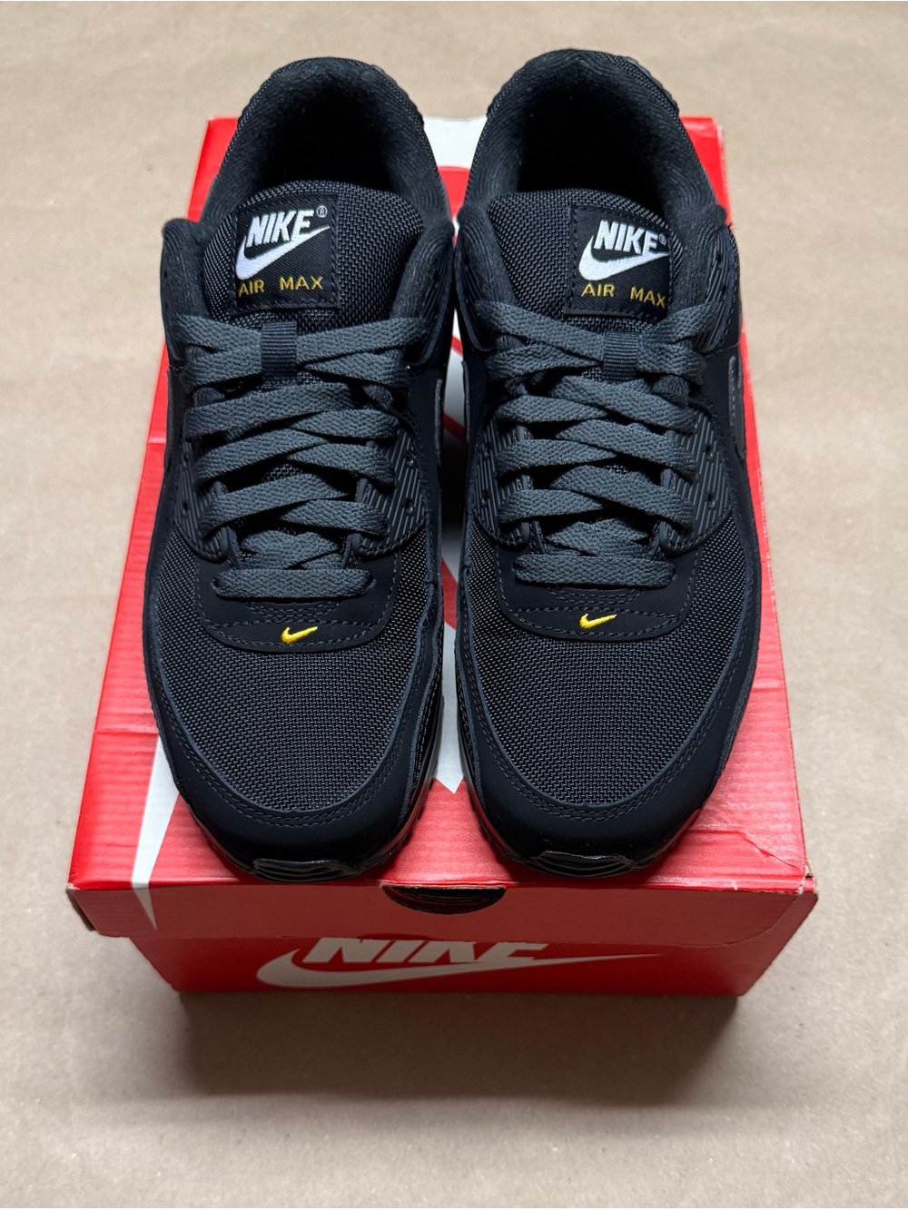 Nike Air Max 90 Black Speed Yellow Mens sz 9 Running Shoes Rare! - Picture 3 of 5